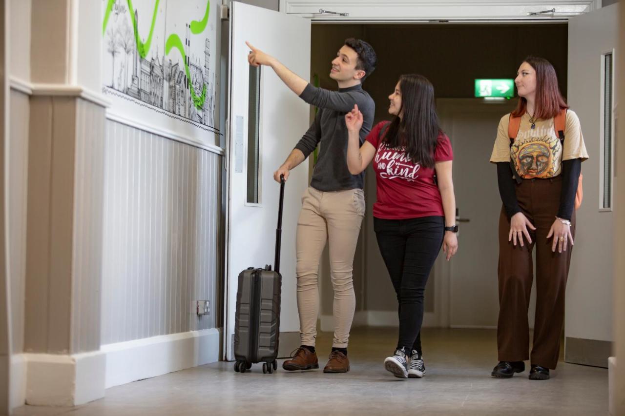 Leevin Hostel Mountjoy ダブリン エクステリア 写真