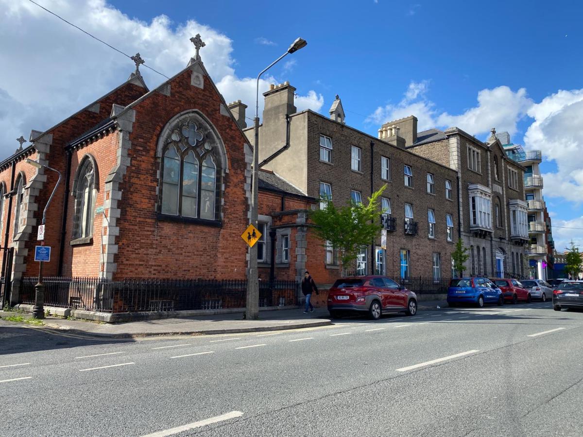 Leevin Hostel Mountjoy ダブリン エクステリア 写真