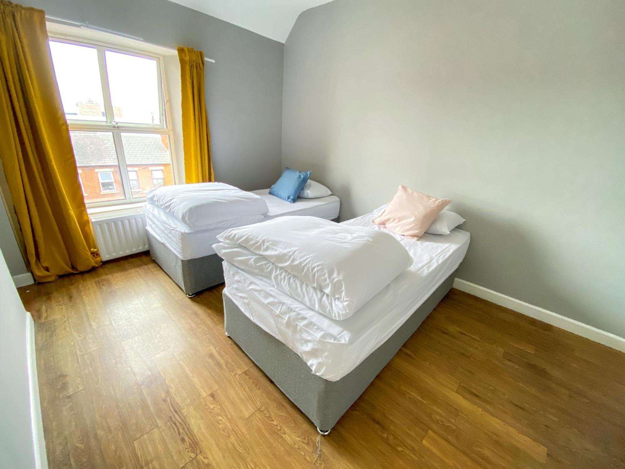 Leevin Hostel Mountjoy ダブリン エクステリア 写真